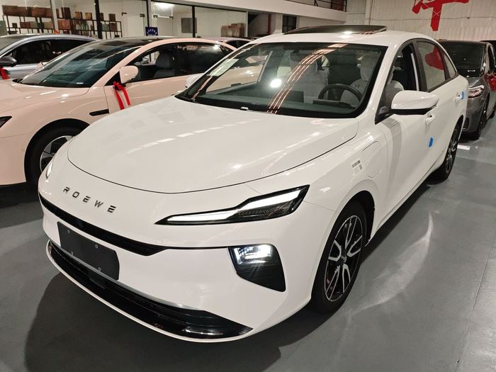 Roewe D6